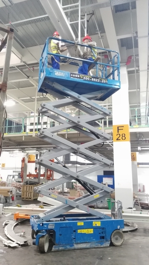 剪刀車9.9米GS-2646